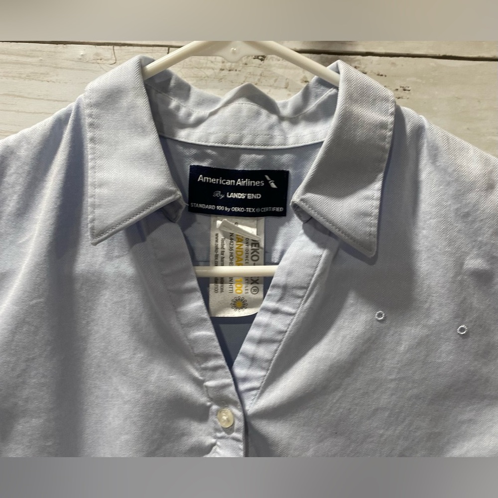 American Airlines Women's Button Up Collared Short Sleeve Blue Shirt Size 6 - Picture 3 of 15